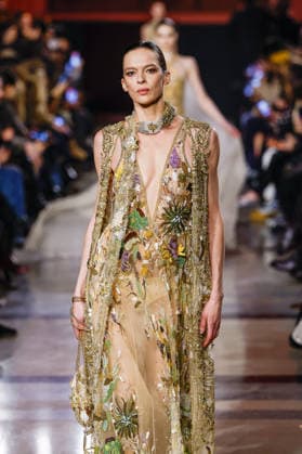 Élise Crombez Elie Saab Haute Couture Spring Summer 2026 show as part of Paris Fashion Week PFW at Musée Rodin, Paris, France, January 28, 2026 Bestimage Runway Elie Saab Haute Couture Week Spring Summer 2026 show as part of Paris Fashion Week on January 28, 2026 in Paris, France Paris France  Copyright: xAgencex xBestimagexAgencex xBestimagex