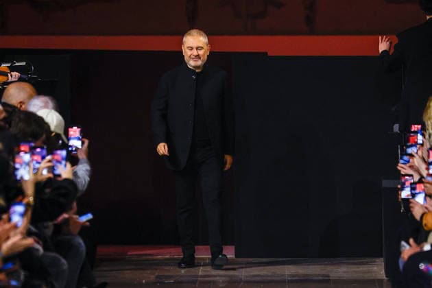 Le créateur Elie Saab Défilé Elie Saab, Collection Haute Couture Printemps Eté 2026 lors de la Fashion Week de Paris PFW au Musée Rodin, à Paris, France, le 28 janvier 2026 Bestimage Runway Elie Saab Haute Couture Week Spring Summer 2026 show as part of Paris Fashion Week on January 28, 2026 in Paris, France Paris France  Copyright: xAgencex xBestimagexAgencex xBestimagex