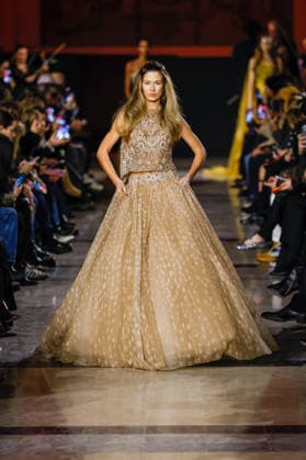 Elie Saab Haute Couture Spring Summer 2026 show as part of Paris Fashion Week PFW at the Rodin Museum, Paris, France, January 28, 2026 Bestimage Runway Elie Saab Haute Couture Week Spring Summer 2026 show as part of Paris Fashion Week on January 28, 2026 in Paris, France Paris France  Copyright: xAgencex xBestimagexAgencex xBestimagex