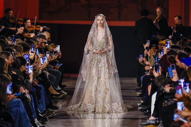 Elie Saab Haute Couture Spring Summer 2026 show as part of Paris Fashion Week PFW at the Rodin Museum, Paris, France, January 28, 2026 Bestimage Runway Elie Saab Haute Couture Week Spring Summer 2026 show as part of Paris Fashion Week on January 28, 2026 in Paris, France Paris France  Copyright: xAgencex xBestimagexAgencex xBestimagex