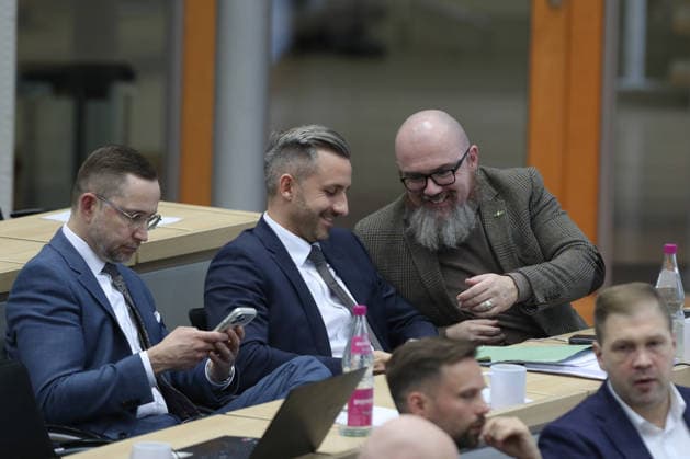 28.01.2026, xtgx, Landtagssitzung Sachsen-Anhalt, Wahl des Ministerpräsidenten. Daniel Wald (AfD), Ulrich Siegmund (Alternative für Deutschland, AfD), Hans-Thomas Tillschneider (AfD) Magdeburg *** 28 01 2026, xtgx, Saxony-Anhalt state parliament session, election of Minister President Daniel Wald AfD , Ulrich Siegmund Alternative for Germany, AfD , Hans Thomas Tillschneider AfD Magdeburg