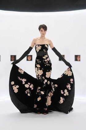 (260128) -- PARIS, Jan. 28, 2026 -- A model presents a creation by Alessandro Michele for Valentino during the Haute Couture Week Spring Summer 2026 in Paris, France, on Jan. 28, 2026. (MeetEurope Handout via Xinhua) FRANCE-PARIS-HAUTE COUTURE WEEK-FASHION SHOW-VALENTINO WuxHuiwo 