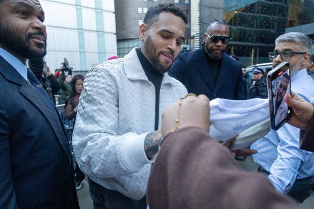 January 28, 2026, London, England, United Kingdom: R&B singer CHRIS BROWN leaves Southwark Crown Court, south London, where he is charged over an alleged assault in a London nightclub. The American musician, 36, is accused of causing grievous bodily harm to Abraham Diaw in February 2023 London United Kingdom - ZUMAs262 20260128_zip_s262_006 Copyright: xTayfunxSalcix