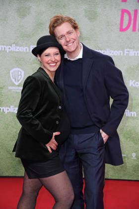 Nadja Jo Klapper with husband Johannes Heinrichs at the premiere of ACH, DIESE LÜCKE, DIESE ENTSETZLICHE LÜCKE at the Zoo Palast in Berlin on 28 01 2026
