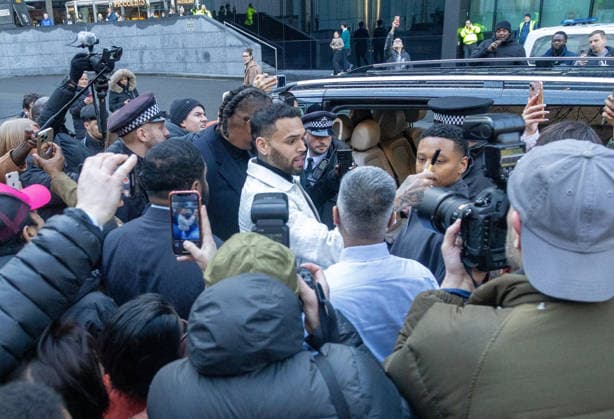 January 28, 2026, London, England, United Kingdom: R&B singer CHRIS BROWN leaves Southwark Crown Court, south London, where he is charged over an alleged assault in a London nightclub. The American musician, 36, is accused of causing grievous bodily harm to Abraham Diaw in February 2023 London United Kingdom - ZUMAs262 20260128_zip_s262_013 Copyright: xTayfunxSalcix