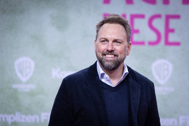 Premiere ACH, DIESE LÜCKE, DIESE ENTSETZLICHE LÜCKE Steven Gätjen Premiere of ACH, DIESE LÜCKE, DIESE ENTSETZLICHE LÜCKE at Zoo Palast Berlin Copyright: xEventpressxFuhrx