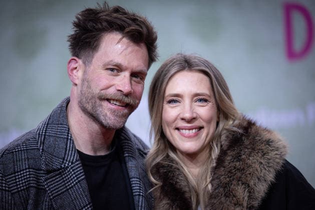 Premiere ACH, DIESE LÜCKE, DIESE ENTSETZLICHE LÜCKE Ken Duken with wife Marisa Leonie Bach Premiere of ACH, DIESE LÜCKE, DIESE ENTSETZLICHE LÜCKE at Zoo Palast Berlin Copyright: xEventpressxFuhrx
