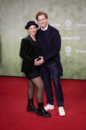 Premiere ACH, DIESE LÜCKE, DIESE ENTSETZLICHE LÜCKE Nadja Jo Klapper pregnant with husband Johannes Heinrichs Premiere of ACH, DIESE LÜCKE, DIESE ENTSETZLICHE LÜCKE at Zoo Palast Berlin Copyright: xEventpressxFuhrx