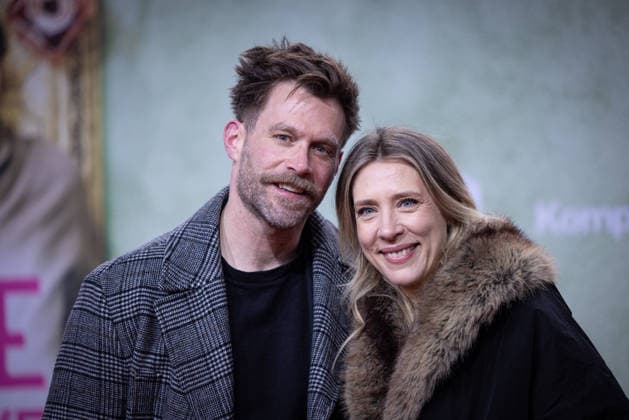 Premiere ACH, DIESE LÜCKE, DIESE ENTSETZLICHE LÜCKE Ken Duken with wife Marisa Leonie Bach Premiere of ACH, DIESE LÜCKE, DIESE ENTSETZLICHE LÜCKE at Zoo Palast Berlin Copyright: xEventpressxFuhrx