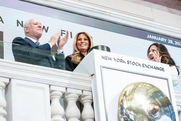 January 28, 2026, New York, New York, USA: Jeff Sprecher, founder and chief executive officer of Intercontinental Exchange Inc., US First Lady Melania Trump, and Lynn Martin, president of the NYSE Group Inc., ring the opening bell to celebrate opening of documentary Melania at NYSE Headquarters in New York, NY on January 28, 2026. New York USA - ZUMAr339 20260128_znp_r339_068 Copyright: xLevxRadinx