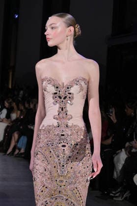 PFW - Zuhair Murad Runway Model walks the runway during the Zuhair Murad Haute Couture Spring Summer show as part of Paris Fashion Week on January 28, 2026 in Paris, France. Photo by Jana Call me J ABACAPRESS.COM Paris Ile de France France  Copyright: xJanaxCallxmexJ ABACAx