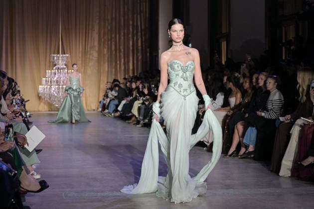 PFW - Zuhair Murad Runway Model walks the runway during the Zuhair Murad Haute Couture Spring Summer show as part of Paris Fashion Week on January 28, 2026 in Paris, France. Photo by Jana Call me J ABACAPRESS.COM Paris Ile de France France  Copyright: xJanaxCallxmexJ ABACAx