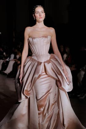 PFW - Zuhair Murad Runway Model walks the runway during the Zuhair Murad Haute Couture Spring Summer show as part of Paris Fashion Week on January 28, 2026 in Paris, France. Photo by Jana Call me J ABACAPRESS.COM Paris Ile de France France  Copyright: xJanaxCallxmexJ ABACAx