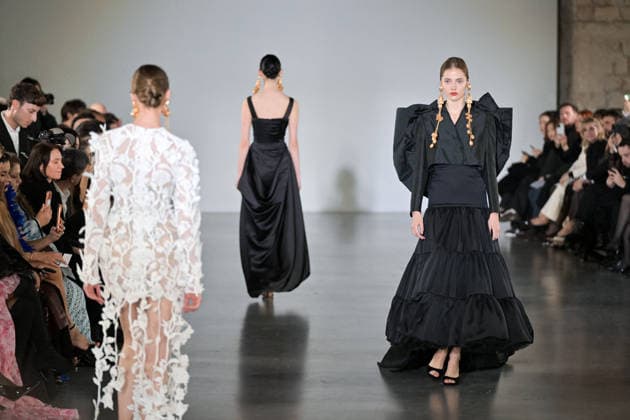 PFW - Juana Martin Runway Model walks the runway during the Juana Martin Haute Couture Spring Summer show as part of Paris Fashion Week on January 28, 2026 in Paris, France. Photo by Jana Call me J ABACAPRESS.COM Paris Ile de France France  Copyright: xJanaxCallxmexJ ABACAx