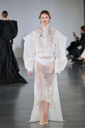 PFW - Juana Martin Runway Model walks the runway during the Juana Martin Haute Couture Spring Summer show as part of Paris Fashion Week on January 28, 2026 in Paris, France. Photo by Jana Call me J ABACAPRESS.COM Paris Ile de France France  Copyright: xJanaxCallxmexJ ABACAx