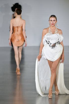 PFW - Juana Martin Runway Model walks the runway during the Juana Martin Haute Couture Spring Summer show as part of Paris Fashion Week on January 28, 2026 in Paris, France. Photo by Jana Call me J ABACAPRESS.COM Paris Ile de France France  Copyright: xJanaxCallxmexJ ABACAx
