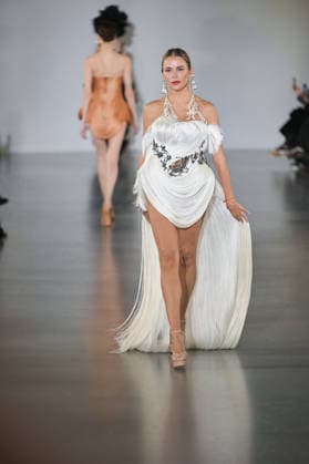 PFW - Juana Martin Runway Model walks the runway during the Juana Martin Haute Couture Spring Summer show as part of Paris Fashion Week on January 28, 2026 in Paris, France. Photo by Jana Call me J ABACAPRESS.COM Paris Ile de France France  Copyright: xJanaxCallxmexJ ABACAx