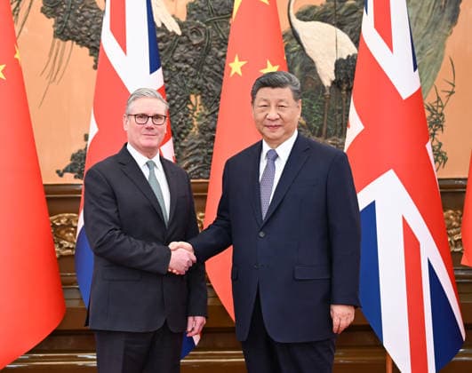 (260129) -- BEIJING, Jan. 29, 2026 -- Chinese President Xi Jinping meets with British Prime Minister Keir Starmer, who is on an official visit to China, at the Great Hall of the People in Beijing, capital of China, on Jan. 29, 2026. ) CHINA-BEIJING-XI JINPING-BRITISH PM-MEETING (CN) LixXiang 