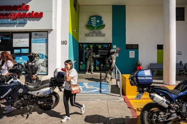 Former Sinaloa mayor Sergio Torres Felix shot in attack Former Sinaloa mayor Sergio Torres Felix shot in attack SINALOA, MEXICO - JANUARY 28: A general view shows police securing the area after former Sinaloa mayor and current local lawmaker Sergio Torres Felix and fellow Movimiento Ciudadano legislator Elizabeth Montoya are shot when an armed group opens fire on their Audi SUV while they travel with their security detail in Sinaloa, Mexico, on January 28, 2026. Jesus Verdugo Anadolu Mexico Mexico. Editorial use only. Please get in touch for any other usage.  Copyright: x2026xAnadoluxJesusxVerdugox Mexico Mexico. Editorial use only. Please get in touch for any other  Copyright: xIMAGO AnadoluxAgencyxIMAGO JesusxVerdugox