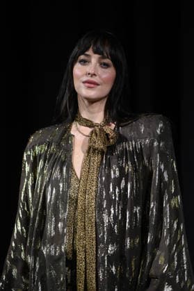 PFW - Valentino Photocall Dakota Johnson at the Valentino fashion show as part of Haute Couture Spring Summer 2026 on January 28, 2026 in Paris, France. Photo by Franck Castel ABACAPRESS.COM PAris France  Copyright: xCastelxFranck ABACAx