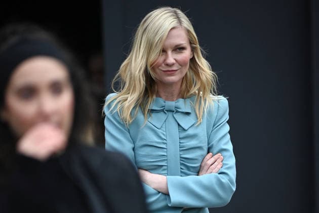 PFW - Valentino Photocall Kirsten Dunst at the Valentino fashion show as part of Haute Couture Spring Summer 2026 on January 28, 2026 in Paris, France. Photo by Franck Castel ABACAPRESS.COM PAris France  Copyright: xCastelxFranck ABACAx