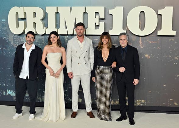 Bart Layton, Monica Barbaro, Chris Hemsworth, Halle Berry and Mark Ruffalo attends Crime 101 European Gala Screening at Odeon Luxe Leicester Square in London, England. UK. Wednesday 28th January 2026 Copyright: xJamesxWarrenx ae6az276