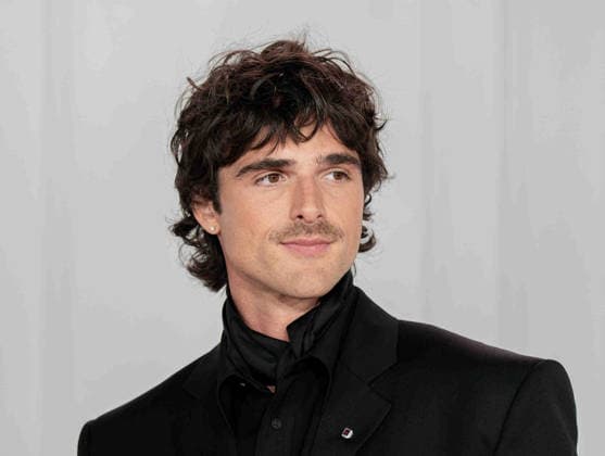 January 28, 2026, Hollywood, California, United States: Jacob Elordi arrives on the red of the Wuthering Heights premiere at the TCL Chinese Theatre in Hollywood California on Jan. 28th, 2026. Hollywood United States - ZUMAt169 20260128_zep_t169_027 Copyright: xConnorxTerryx