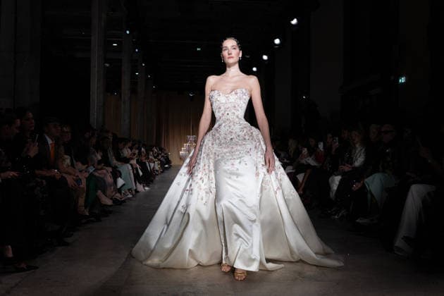 PFW - Zuhair Murad Runway A model walks the runway during the Zuhair Murad Haute Couture Week Spring Summer 2026 show as part of Paris Fashion Week on January 28, 2026 in Paris, France. Photo by Laurent Zabulon ABACAPRESS.COM Paris France  Copyright: xZabulonxLaurent ABACAx