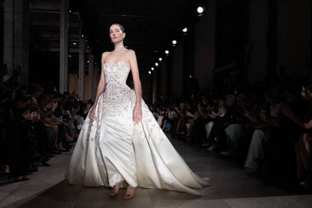 PFW - Zuhair Murad Runway A model walks the runway during the Zuhair Murad Haute Couture Week Spring Summer 2026 show as part of Paris Fashion Week on January 28, 2026 in Paris, France. Photo by Laurent Zabulon ABACAPRESS.COM Paris France  Copyright: xZabulonxLaurent ABACAx