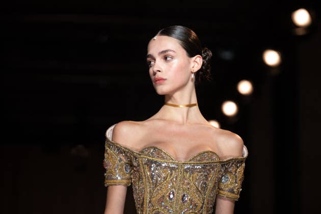 PFW - Zuhair Murad Runway A model walks the runway during the Zuhair Murad Haute Couture Week Spring Summer 2026 show as part of Paris Fashion Week on January 28, 2026 in Paris, France. Photo by Laurent Zabulon ABACAPRESS.COM Paris France  Copyright: xZabulonxLaurent ABACAx