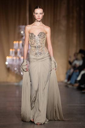 PFW - Zuhair Murad Runway A model walks the runway during the Zuhair Murad Haute Couture Week Spring Summer 2026 show as part of Paris Fashion Week on January 28, 2026 in Paris, France. Photo by Laurent Zabulon ABACAPRESS.COM Paris France  Copyright: xZabulonxLaurent ABACAx