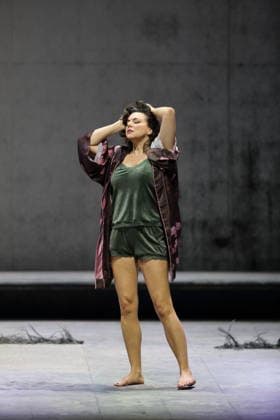 Ambur Braid as Katerina Lvovna Ismailova during the photo rehearsal for Lady Macbeth of Mtsensk at the Komische Oper im Schillertheater in Berlin, January 28, 2026 Opera in four acts by Dmitri Shostakovich Musical direction James Gaffigan Production Barrie Kosky Stage Rufus Didwiszus Costumes Victoria Behr Premiere is on January 31, 2026