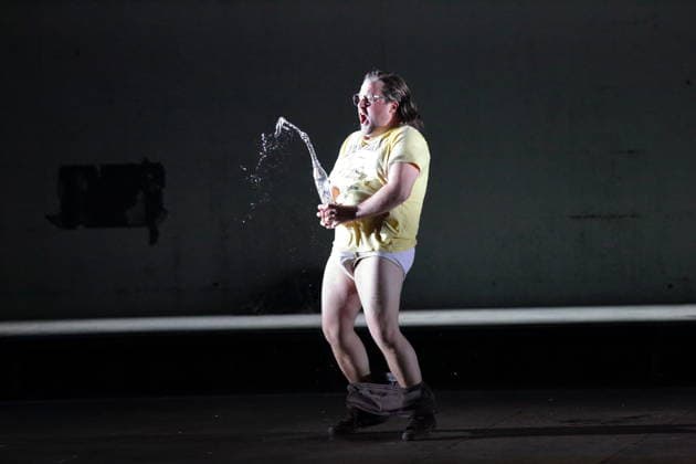 Caspar Krieger as The Scoundrel during the photo rehearsal for Lady Macbeth of Mtsensk at the Komische Oper im Schillertheater in Berlin, January 28, 2026 Opera in four acts by Dmitri Shostakovich Musical direction James Gaffigan Production Barrie Kosky Stage Rufus Didwiszus Costumes Victoria Behr Premiere is on January 31, 2026 Komische Oper Ber