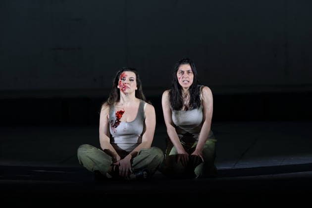 Ambur Braid as Katerina Lvovna Ismailova and Susan Zarrabi as Sonjetka , f l , during the photo rehearsal for Lady Macbeth of Mtsensk at the Komische Oper im Schillertheater in Berlin, January 28, 2026 Opera in four acts by Dmitri Shostakovich Musical direction James Gaffigan Production Barrie Kosk