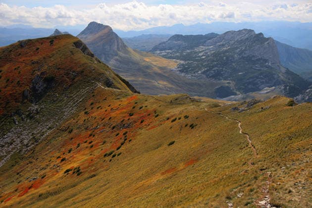 Herbst in Montenegro 26.09.2025 Durmitor Nationalpark (Montenegro) Im Foto: Blick auf die Bergwelt im Durmitor Gebirge in Montenegro Montenegro *** Autumn in Montenegro 26 09 2025 Durmitor National Park Montenegro In the photo View of the mountain world in the Durmitor Mountains in Montenegro Montenegro Copyright: xEHLxMedia BjörnxStachx 20250926_montenegro-herbst-urlaub-bs_34