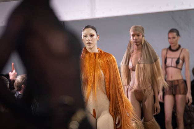 PFW - Queenie Sateen at the Charlie Le Mindu Runway Queenie Sateen walks the runway during the Charlie Le Mindu ( Skins Couture SS26 ) for the Women s Haute Couture Spring Summer 2026 collection fashion show as part of the Paris Haute Couture Fashion Week, in Paris, on January 29, 2026. Photo by Alexis Jumeau ABACAPRESS.COM Paris France  Copyright: xJumeauxAlexis ABACAx