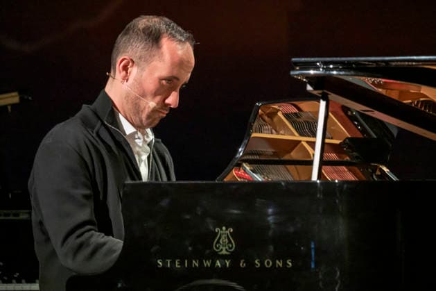 GER, Berlin, Constantin Schreiber Late Night, on stage, at the Urania, pictured from left January 29, 2026, Copyright: HMBxMedia UwexKoch