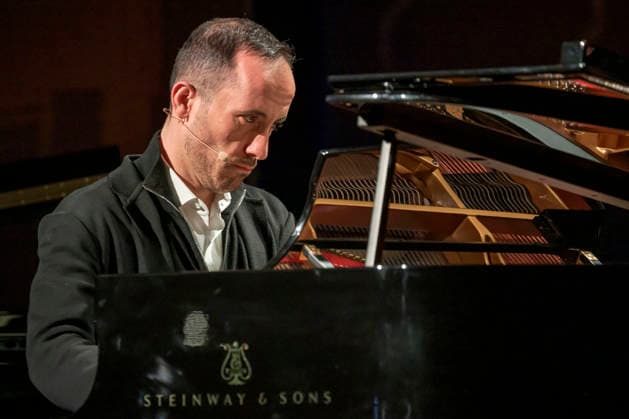 GER, Berlin, Constantin Schreiber Late Night, on stage, at the Urania, pictured from left January 29, 2026, Copyright: HMBxMedia UwexKoch