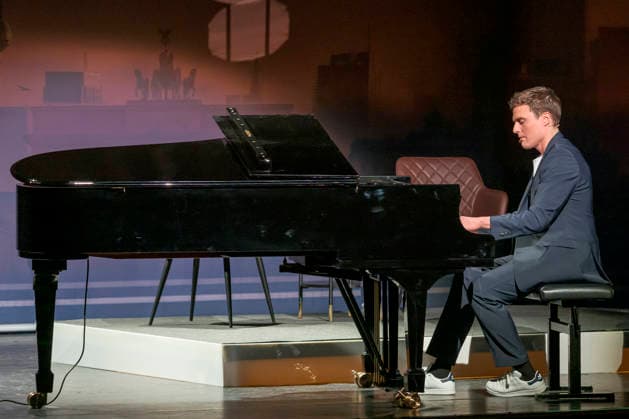 GER, Berlin, Constantin Schreiber Late Night, on stage, at the Urania, pictured from left Constantin Schreiber, plays the piano, January 29, 2026, Copyright: HMBxMedia UwexKoch