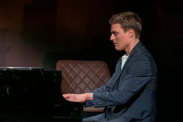 GER, Berlin, Constantin Schreiber Late Night, on stage, at the Urania, pictured from left Constantin Schreiber, plays the piano, January 29, 2026, Copyright: HMBxMedia UwexKoch