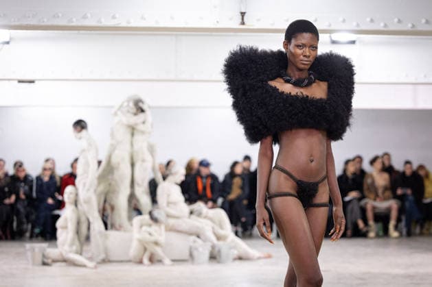 PFW - Charlie Le Mindu Runway A model presents a creation for Charlie Le Mindu ( Skins Couture SS26 ) for the Women s Haute Couture Spring Summer 2026 collection fashion show as part of the Paris Haute Couture Fashion Week, in Paris, on January 29, 2026. Photo by Alexis Jumeau ABACAPRESS.COM Paris France  Copyright: xJumeauxAlexis ABACAx