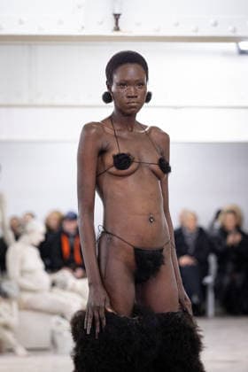 PFW - Charlie Le Mindu Runway A model presents a creation for Charlie Le Mindu ( Skins Couture SS26 ) for the Women s Haute Couture Spring Summer 2026 collection fashion show as part of the Paris Haute Couture Fashion Week, in Paris, on January 29, 2026. Photo by Alexis Jumeau ABACAPRESS.COM Paris France  Copyright: xJumeauxAlexis ABACAx