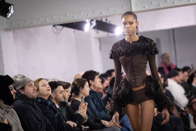 PFW - Charlie Le Mindu Runway A model presents a creation for Charlie Le Mindu ( Skins Couture SS26 ) for the Women s Haute Couture Spring Summer 2026 collection fashion show as part of the Paris Haute Couture Fashion Week, in Paris, on January 29, 2026. Photo by Alexis Jumeau ABACAPRESS.COM Paris France  Copyright: xJumeauxAlexis ABACAx