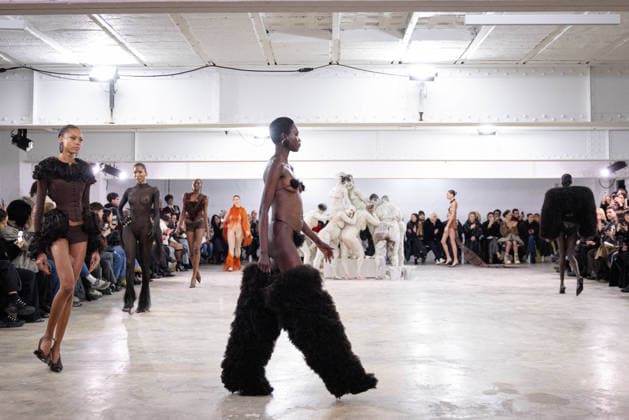 PFW - Charlie Le Mindu Runway A model presents a creation for Charlie Le Mindu ( Skins Couture SS26 ) for the Women s Haute Couture Spring Summer 2026 collection fashion show as part of the Paris Haute Couture Fashion Week, in Paris, on January 29, 2026. Photo by Alexis Jumeau ABACAPRESS.COM Paris France  Copyright: xJumeauxAlexis ABACAx