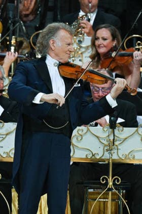 Andre Rieu performs with his Johann Strauss Orchestra - 29 Jan 2026 Andre Rieu performs with his Johann Strauss Orchestra during the concert at the Movistar Arena in Madrid, January 29, 2026, Spain Madrid Spain Copyright: xAtilanoxGarciax xSOPAxImagesx photos03559