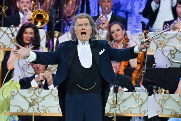 Andre Rieu performs with his Johann Strauss Orchestra - 29 Jan 2026 Andre Rieu performs with his Johann Strauss Orchestra during the concert at the Movistar Arena in Madrid, January 29, 2026, Spain Madrid Spain Copyright: xAtilanoxGarciax xSOPAxImagesx photos03568