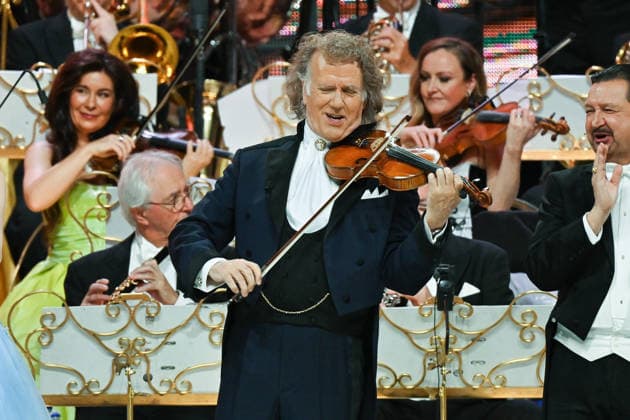 Andre Rieu performs with his Johann Strauss Orchestra - 29 Jan 2026 Andre Rieu performs with his Johann Strauss Orchestra during the concert at the Movistar Arena in Madrid, January 29, 2026, Spain Madrid Spain Copyright: xAtilanoxGarciax xSOPAxImagesx photos03574