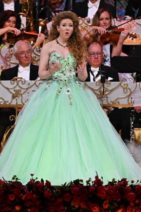 Andre Rieu performs with his Johann Strauss Orchestra - 29 Jan 2026 Anna Majchrzak performs with his Johann Strauss Orchestra of André Rieu during the concert at the Movistar Arena in Madrid, January 29, 2026, Spain Madrid Spain Copyright: xAtilanoxGarciax xSOPAxImagesx photos03588