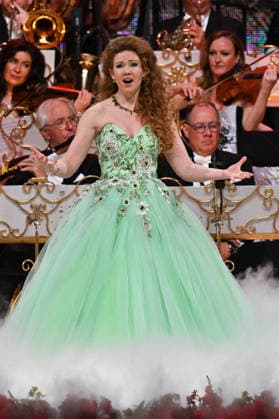 Andre Rieu performs with his Johann Strauss Orchestra - 29 Jan 2026 Anna Majchrzak performs with his Johann Strauss Orchestra of André Rieu during the concert at the Movistar Arena in Madrid, January 29, 2026, Spain Madrid Spain Copyright: xAtilanoxGarciax xSOPAxImagesx photos03593