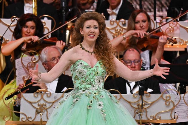 Andre Rieu performs with his Johann Strauss Orchestra - 29 Jan 2026 Anna Majchrzak performs with his Johann Strauss Orchestra of André Rieu during the concert at the Movistar Arena in Madrid, January 29, 2026, Spain Madrid Spain Copyright: xAtilanoxGarciax xSOPAxImagesx photos03596